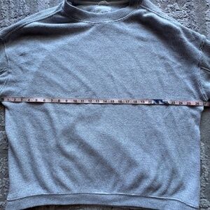 Cozy Aerie Sweater, Excellent Condition, Size Medium